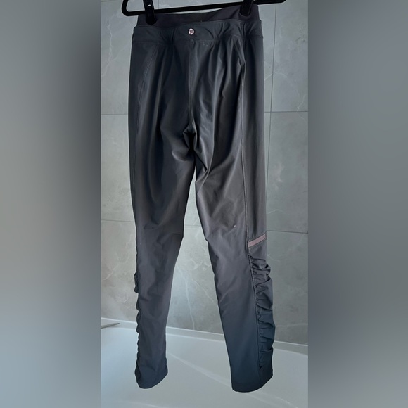 Lululemon Dogwalker pants
Size 4 - Picture 3 of 3